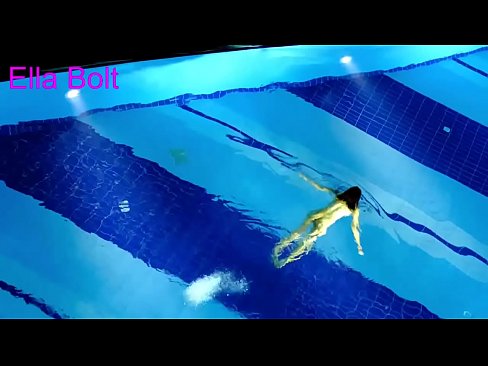 ❤️ Ik kin net ophâlde te sjen, jonge blonde fongen neaken swimmen yn ELLA BOLT resort pool ☑ Anale fideo by porno fy.javarchive.top